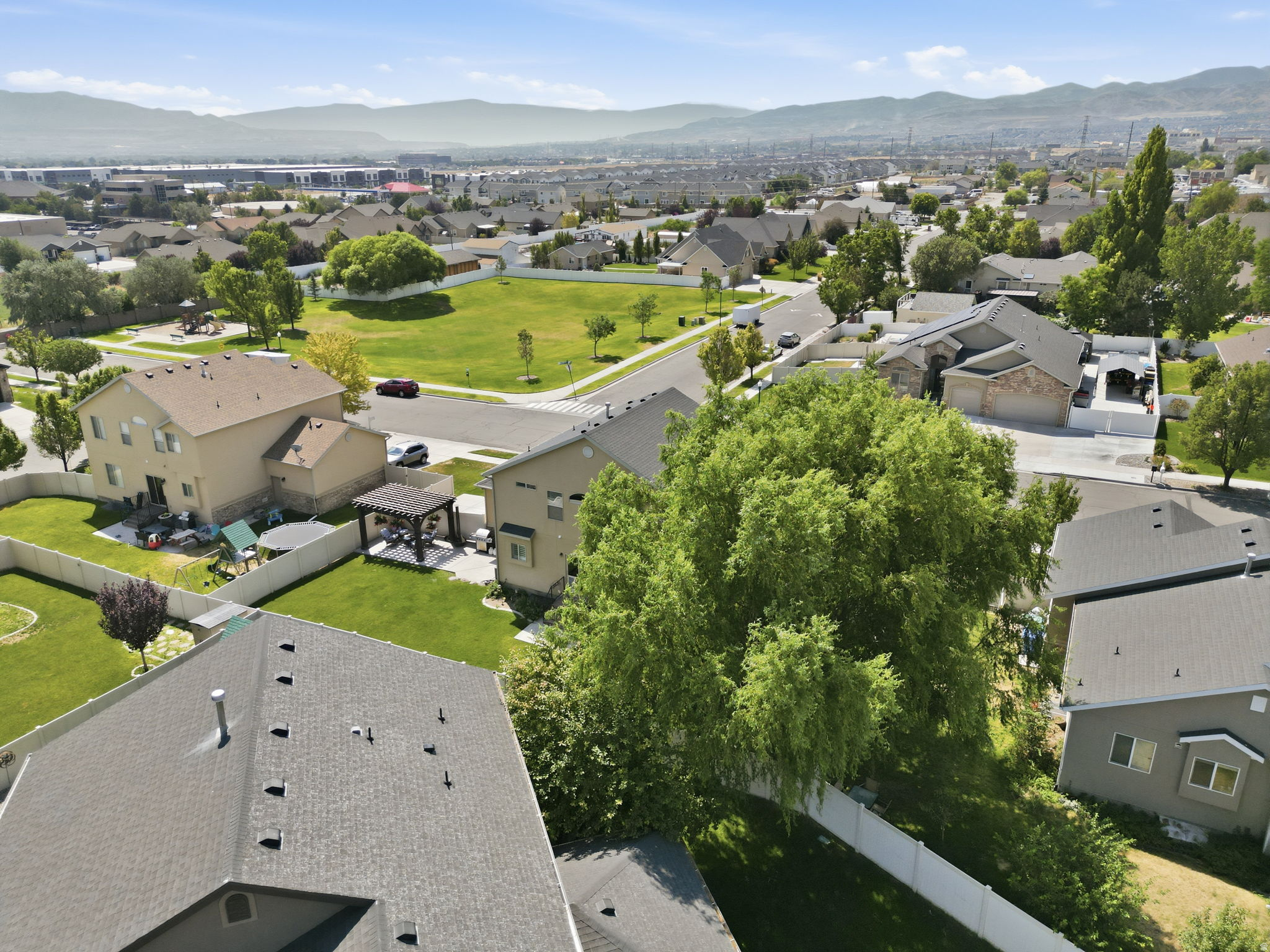 main property photo 32