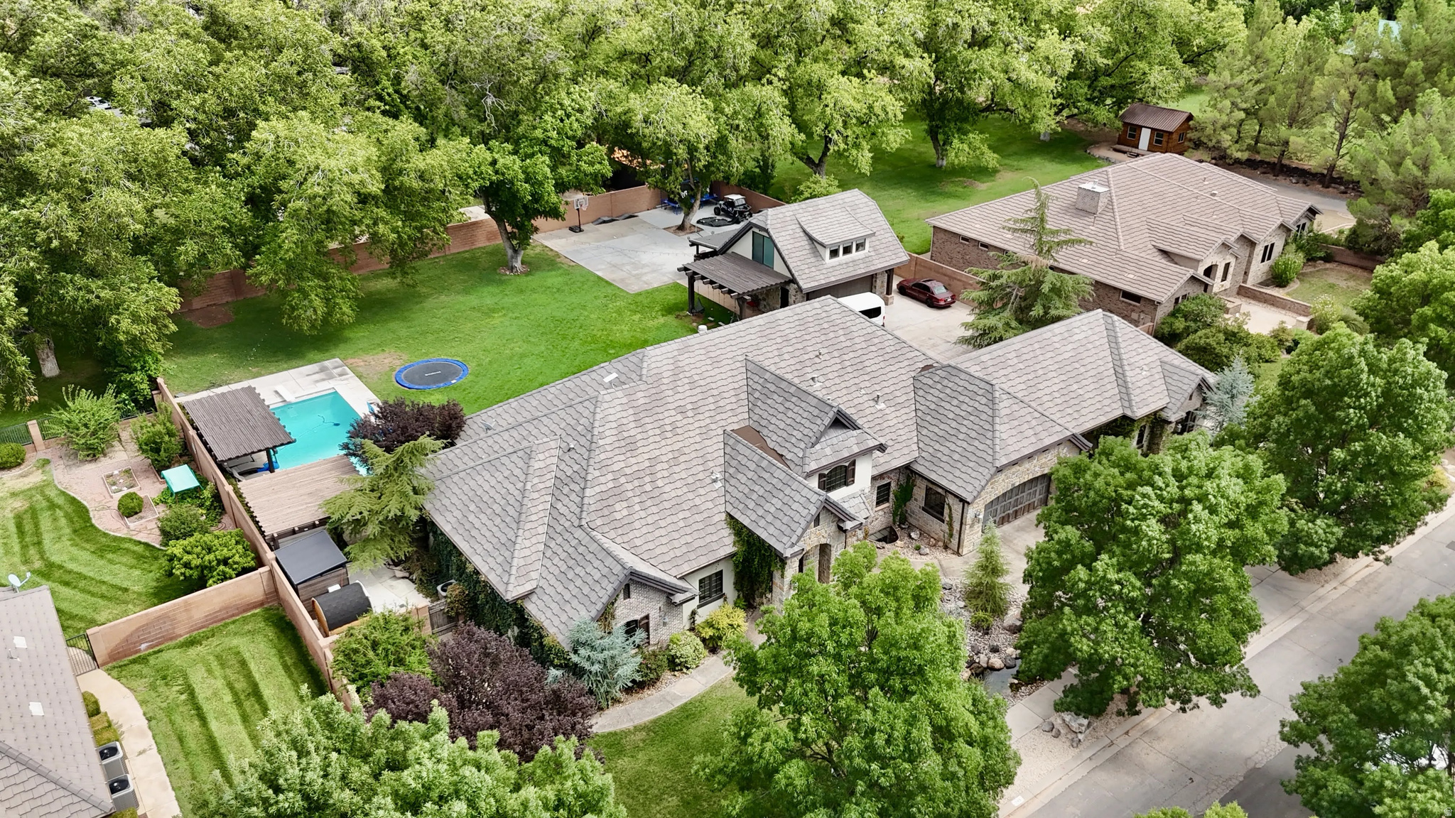main property photo 80