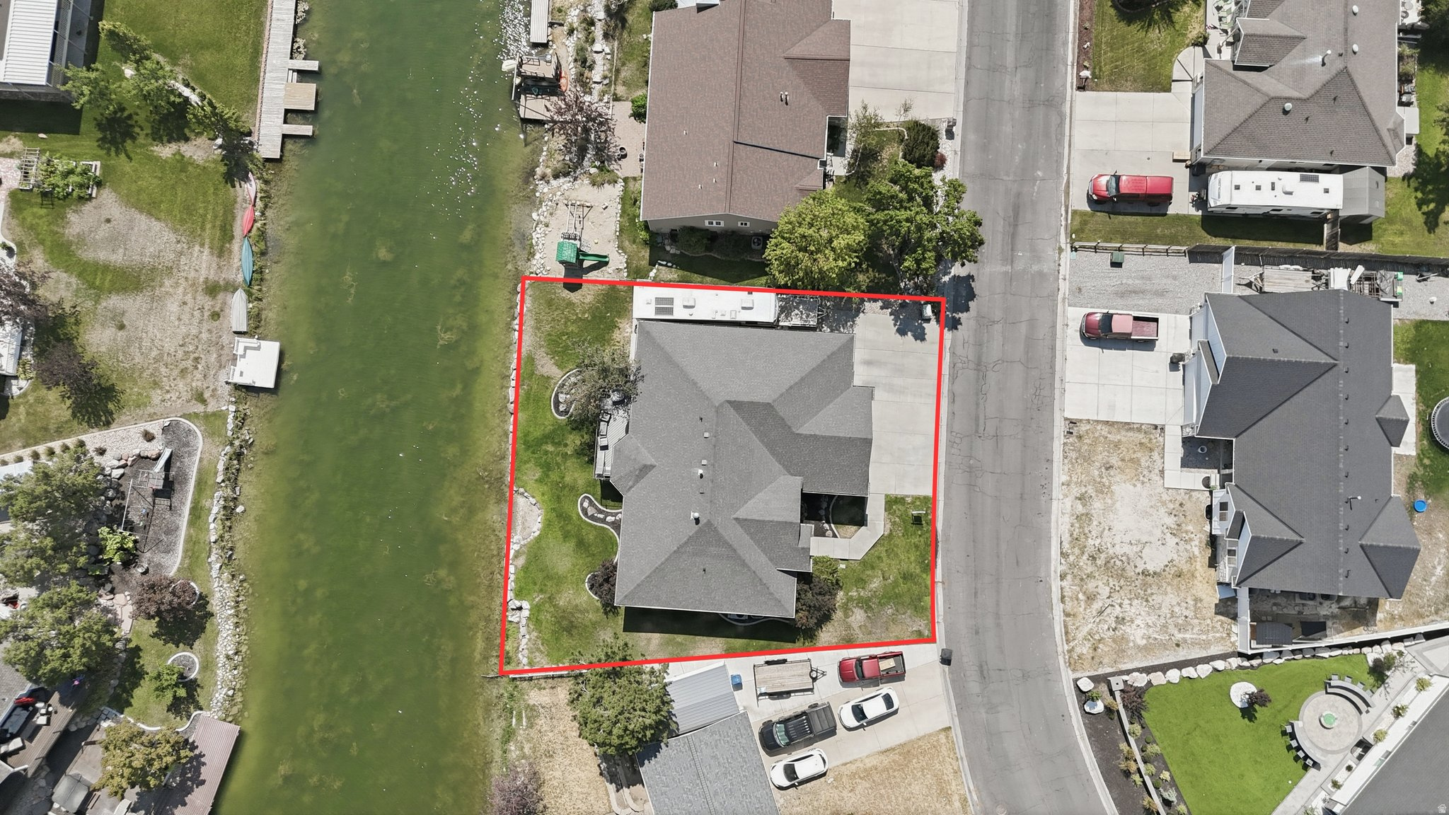 main property photo 41
