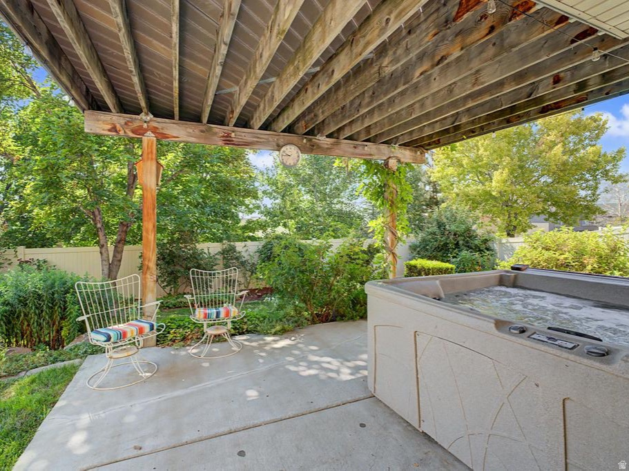 main property photo 10