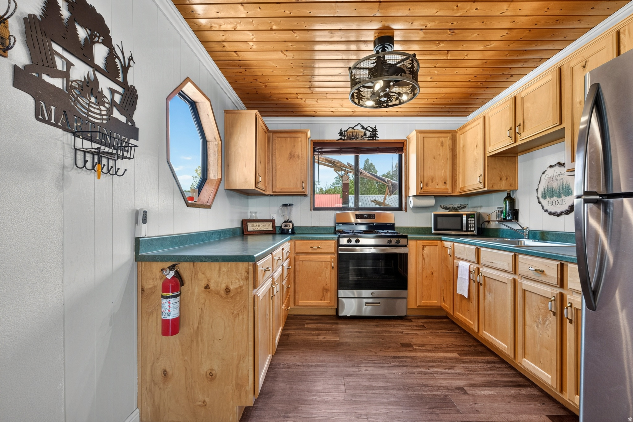 main property photo 7