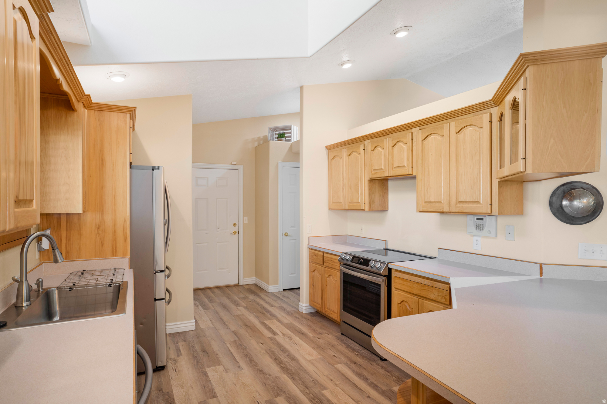 main property photo 12