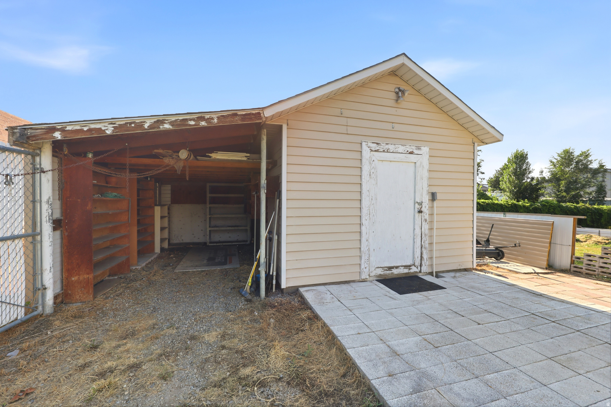 main property photo 37