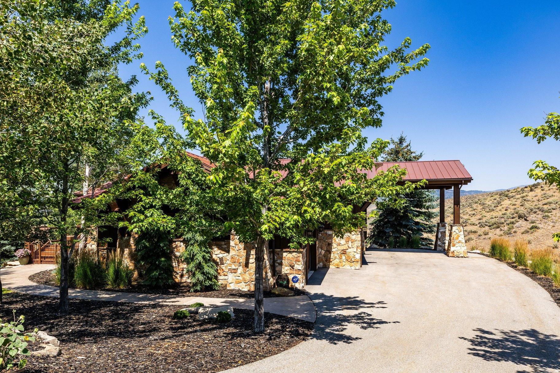 main property photo 54