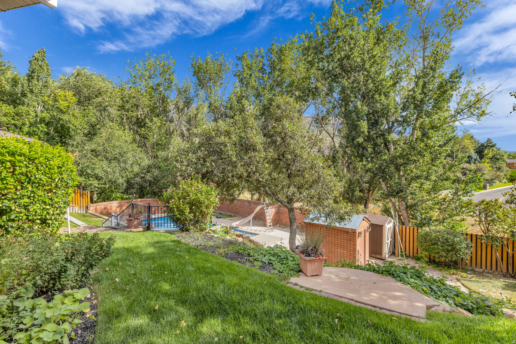 main property photo 41