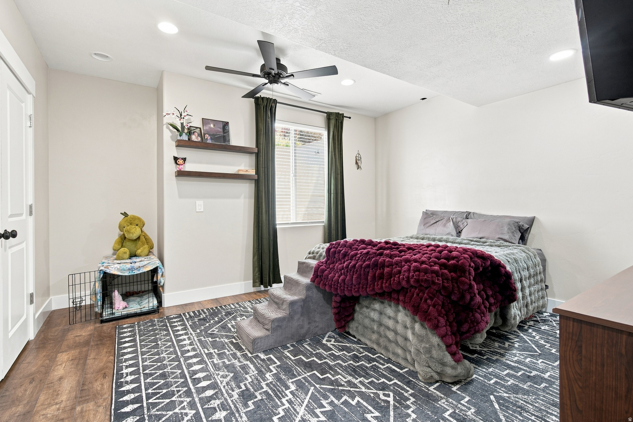 main property photo 34