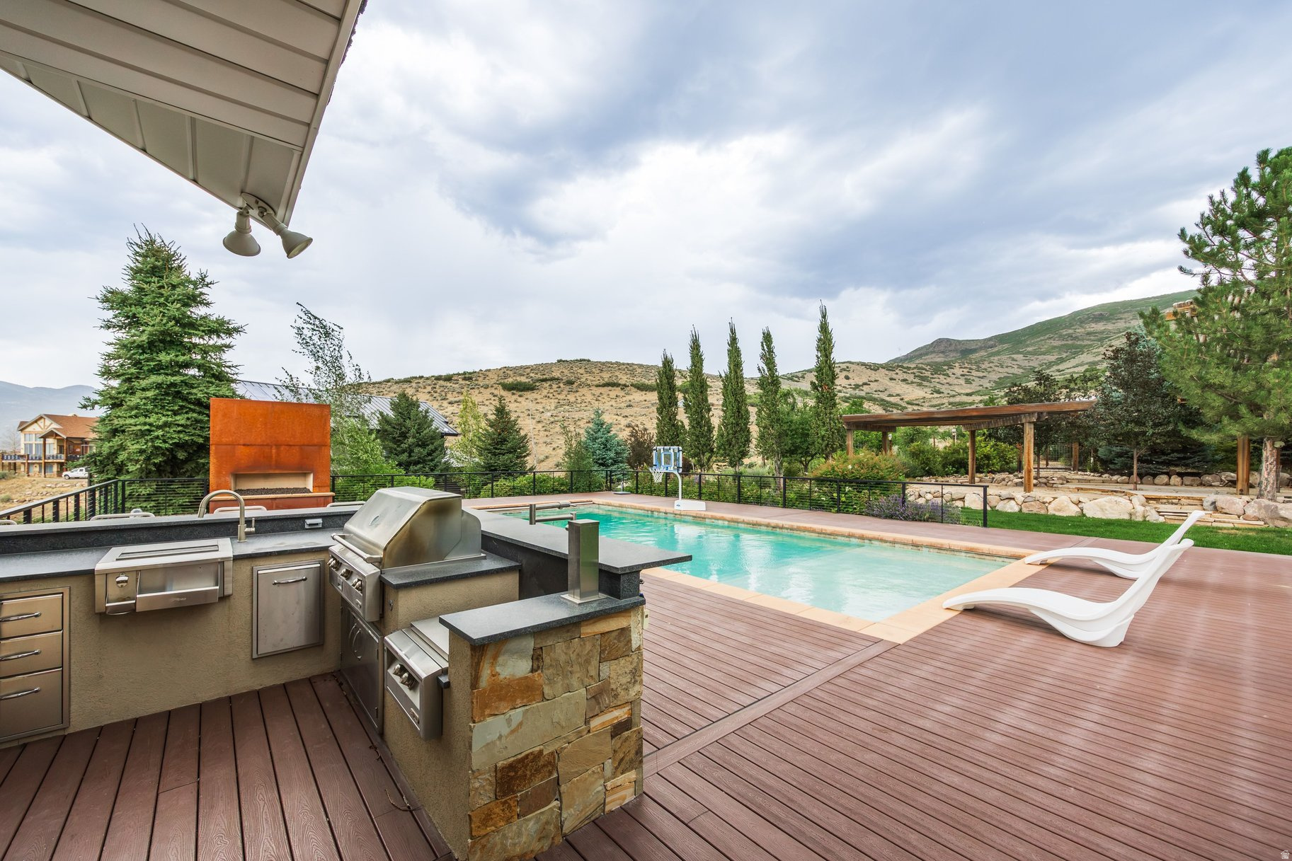 main property photo 75