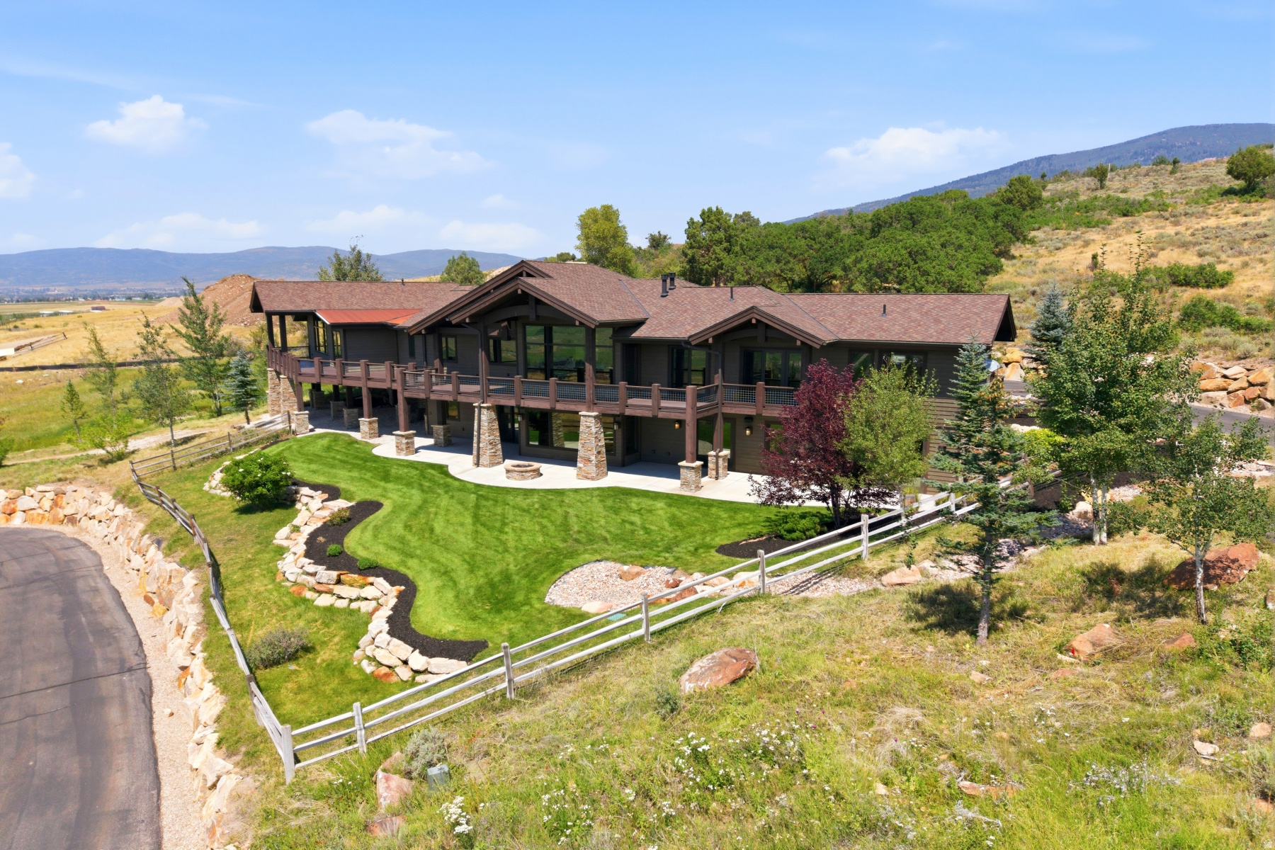 main property photo 11