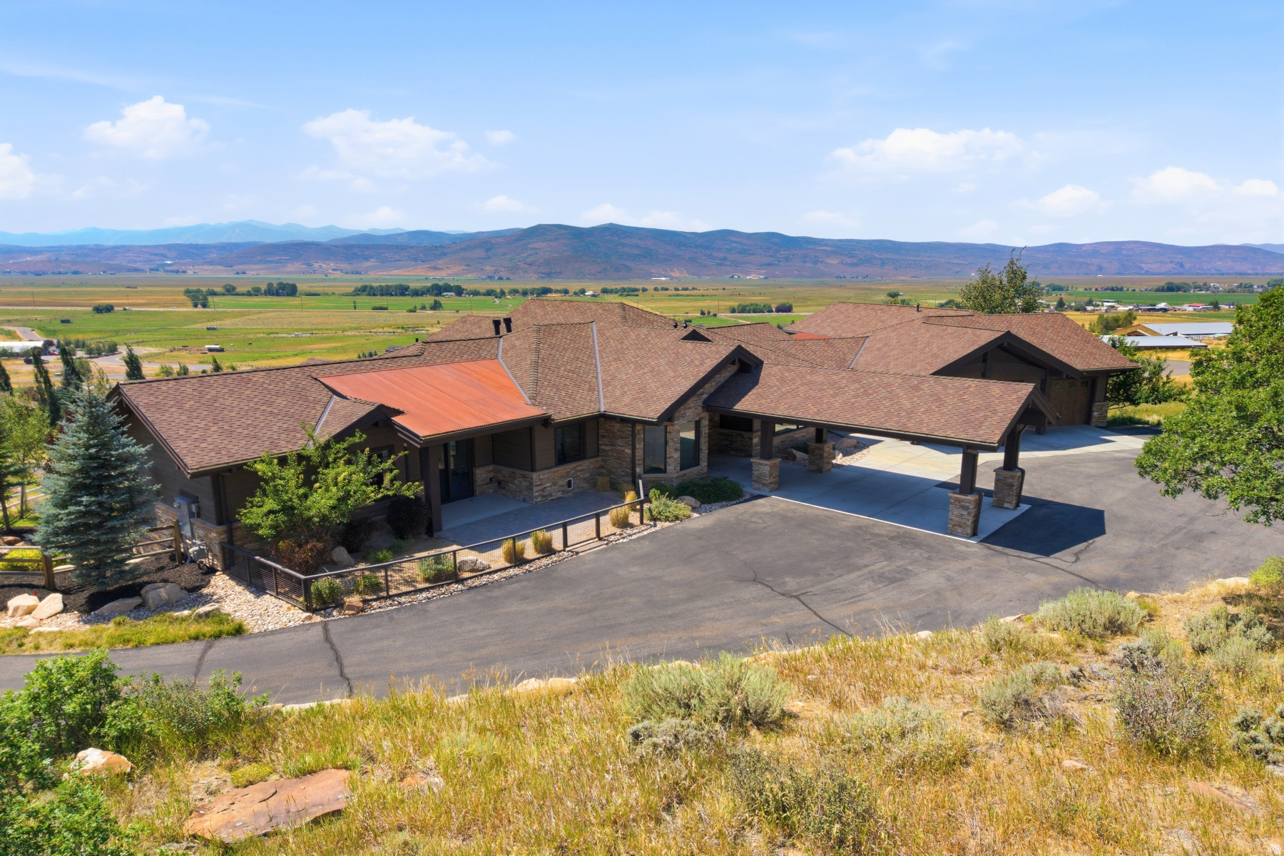 main property photo 4