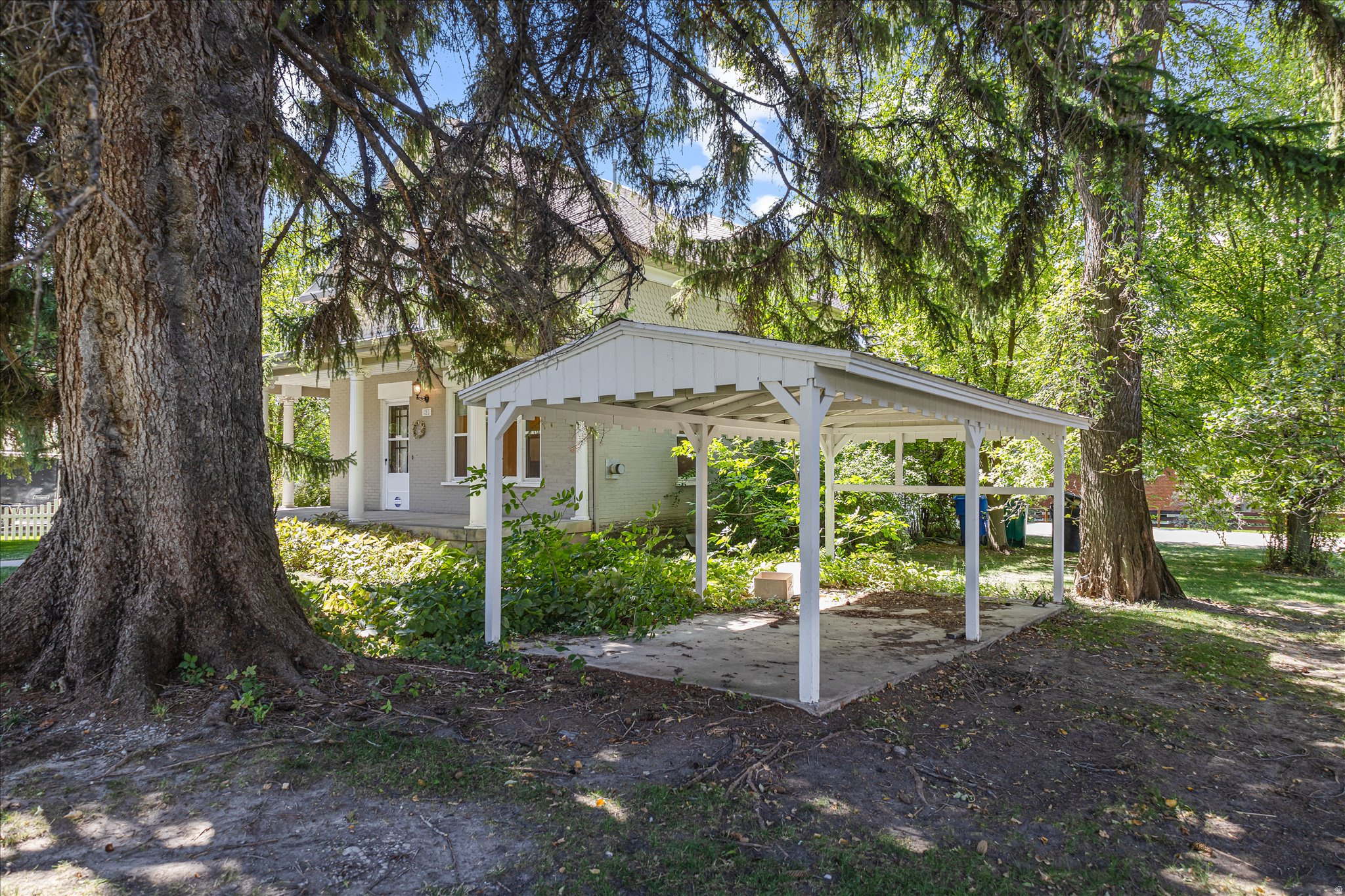 main property photo 31
