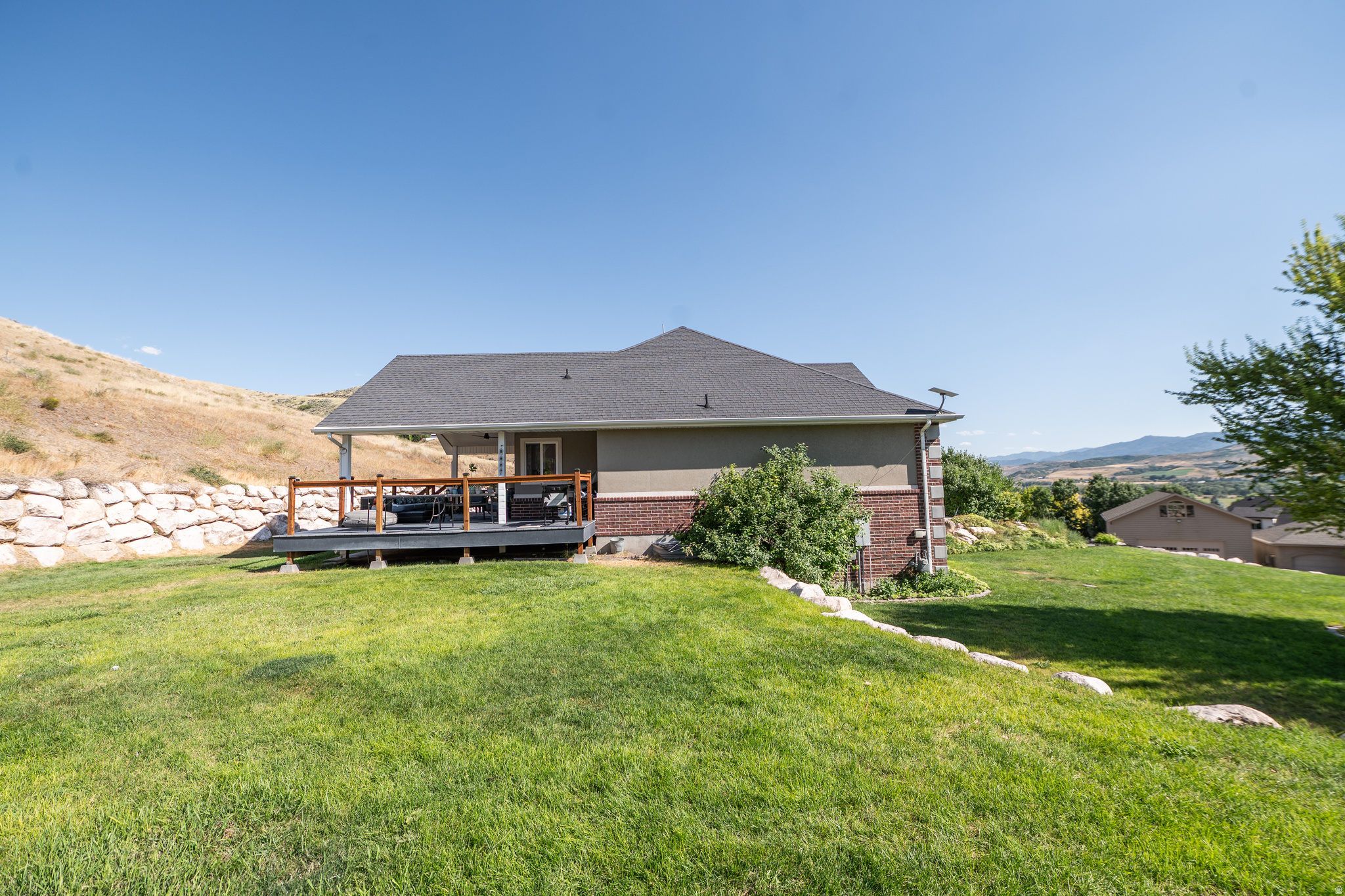 main property photo 59