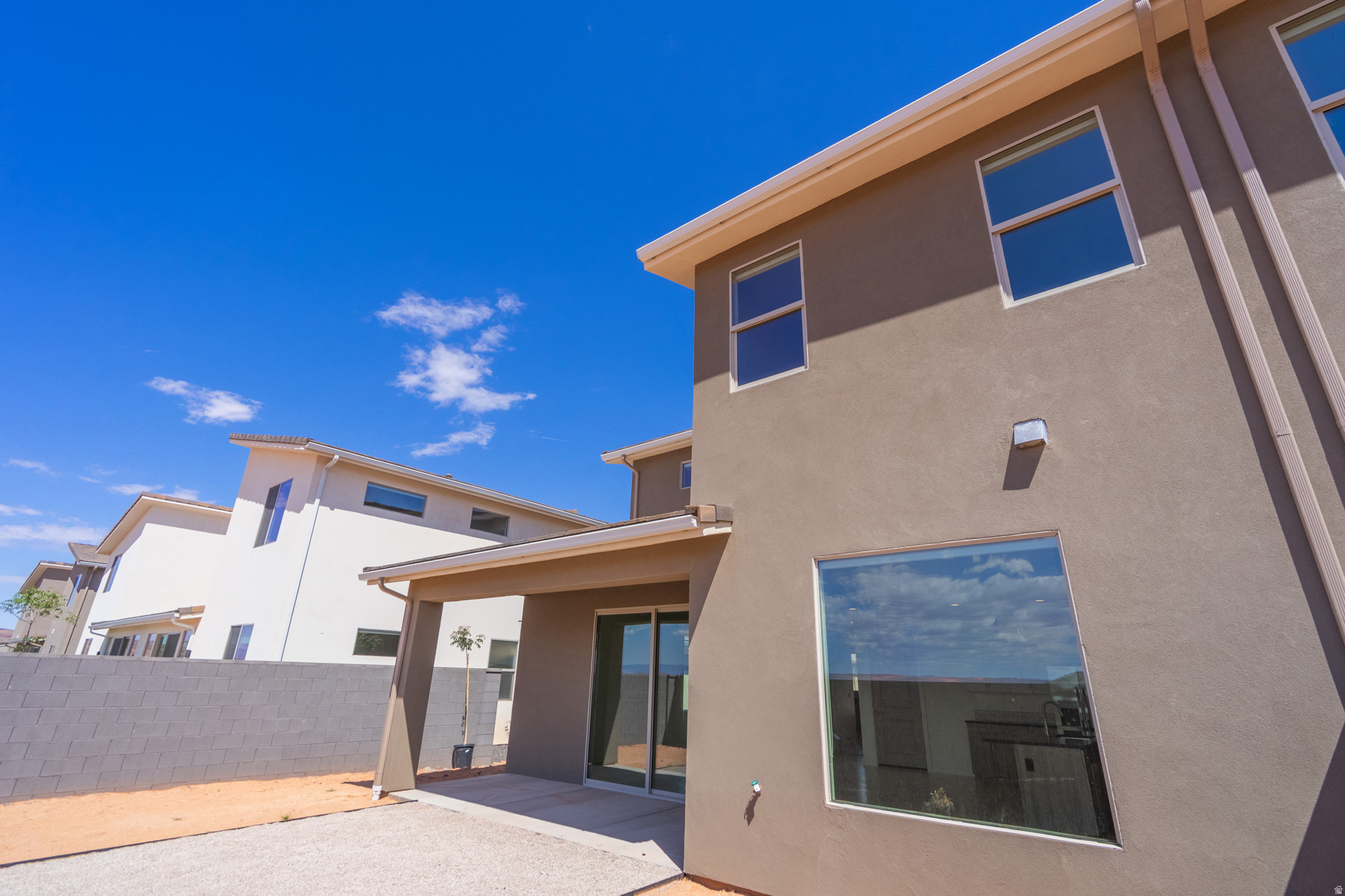 main property photo 50