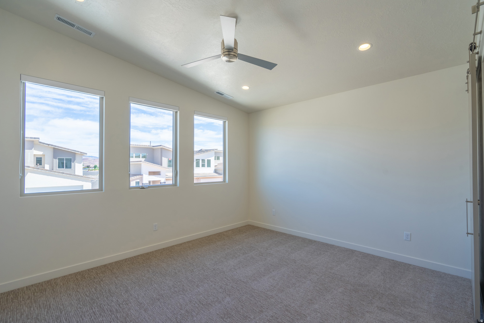 main property photo 66