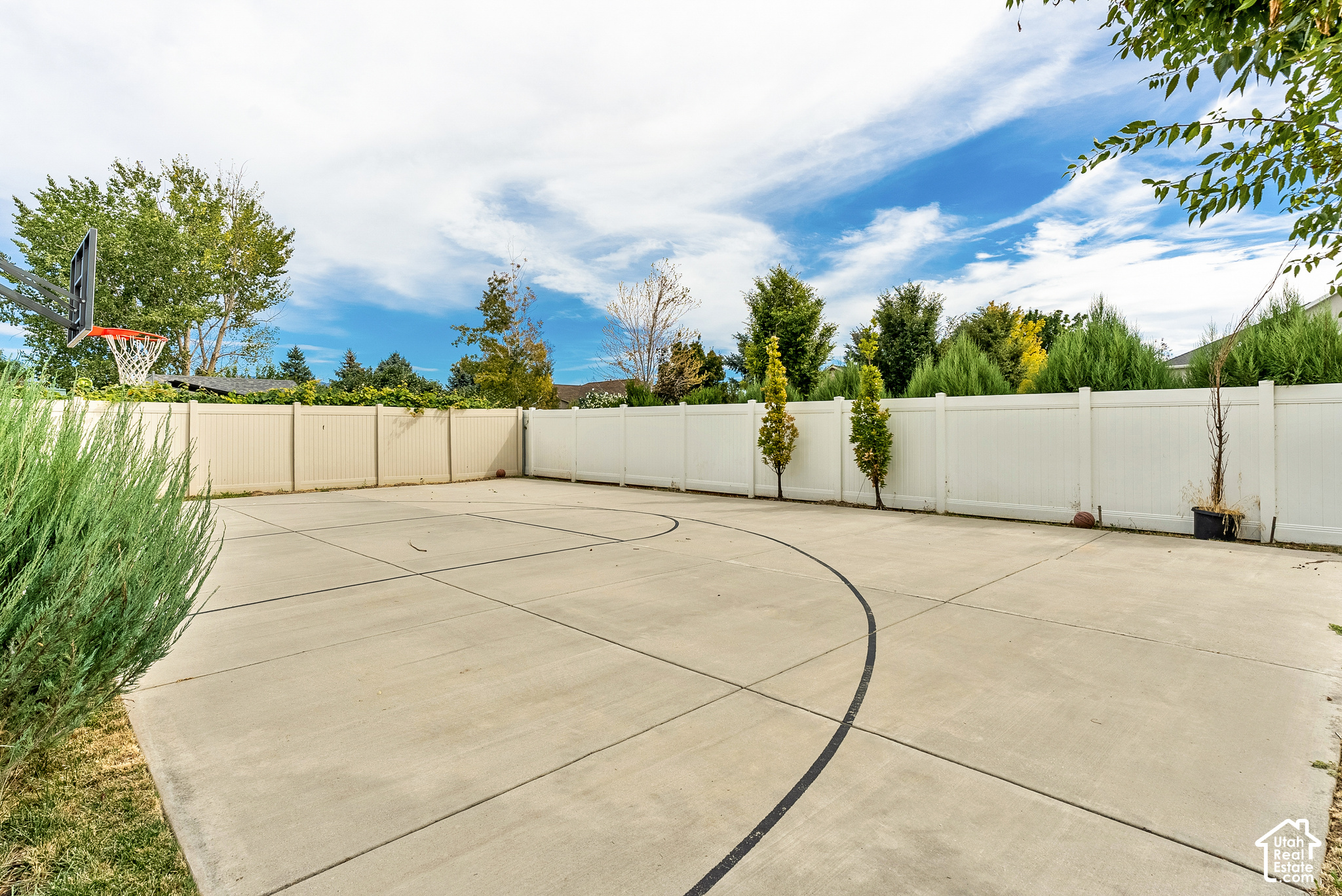 main property photo 50