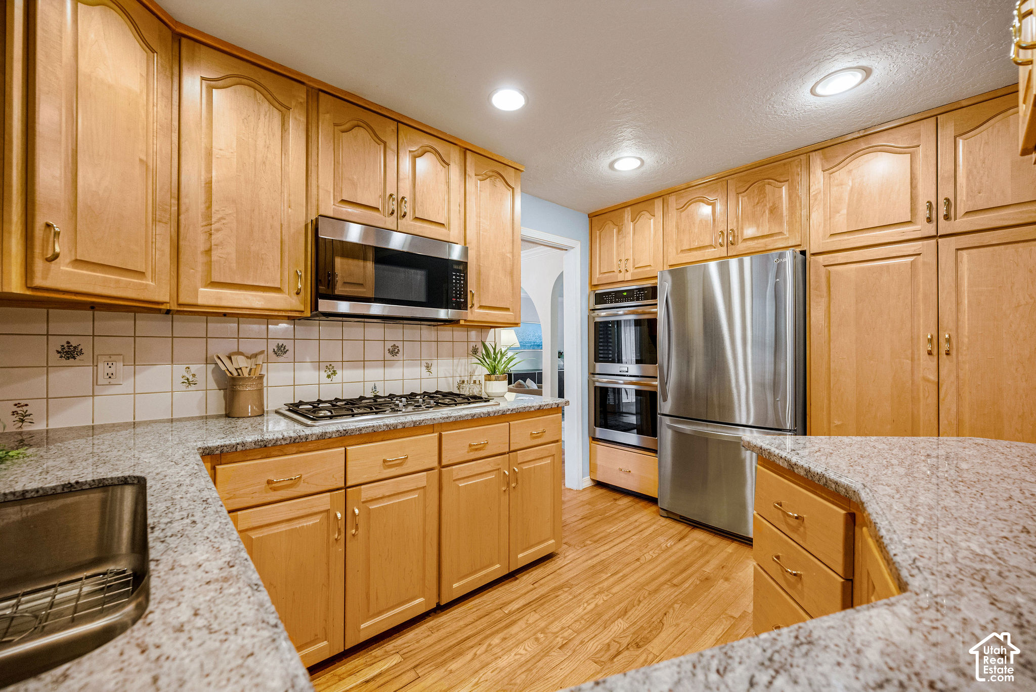main property photo 15