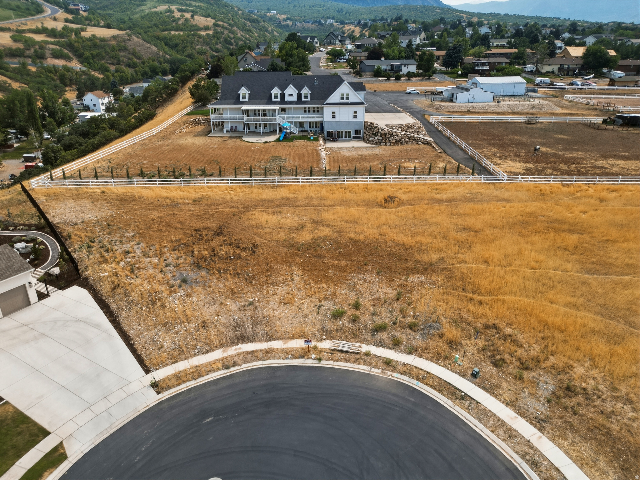 main property photo 12
