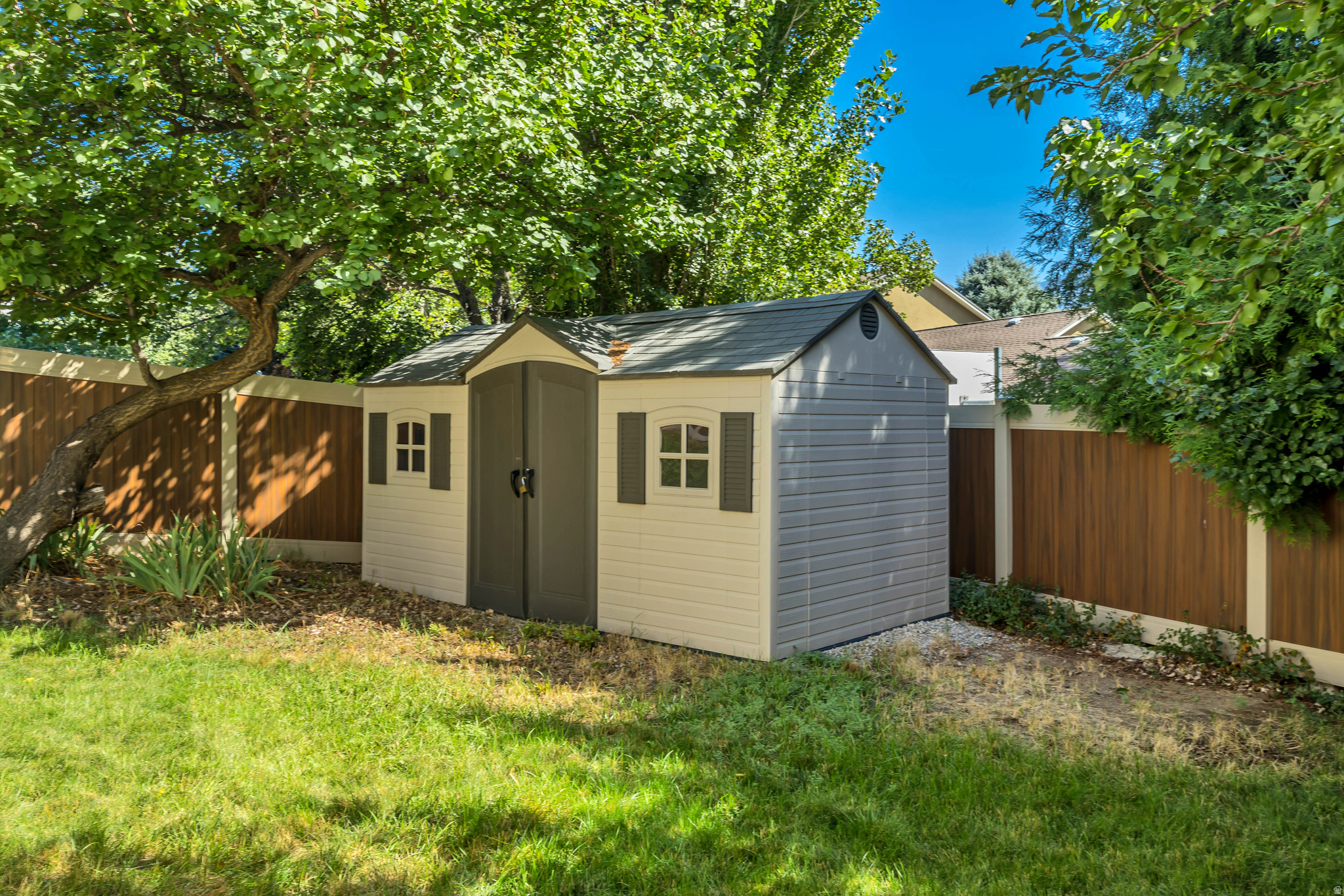 main property photo 76