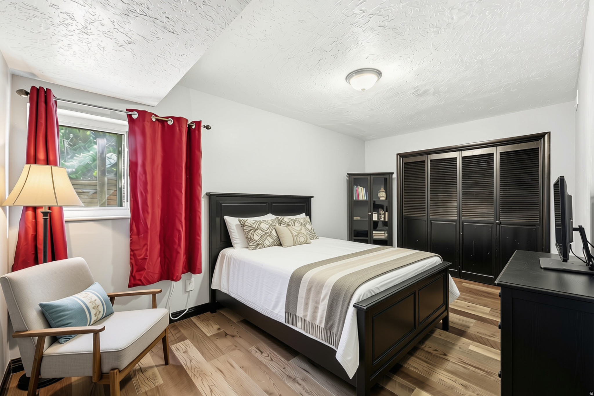 main property photo 36