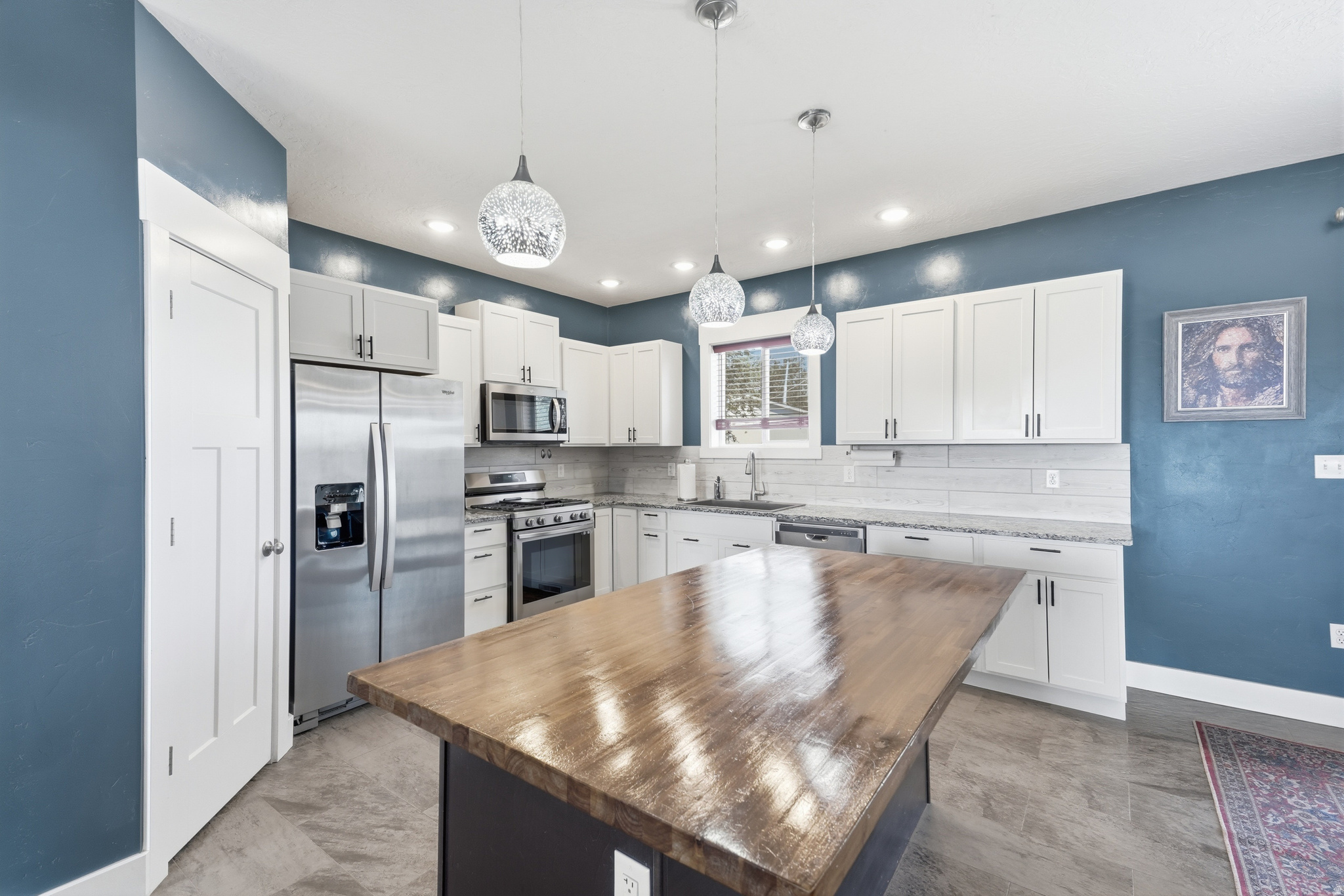 main property photo 11