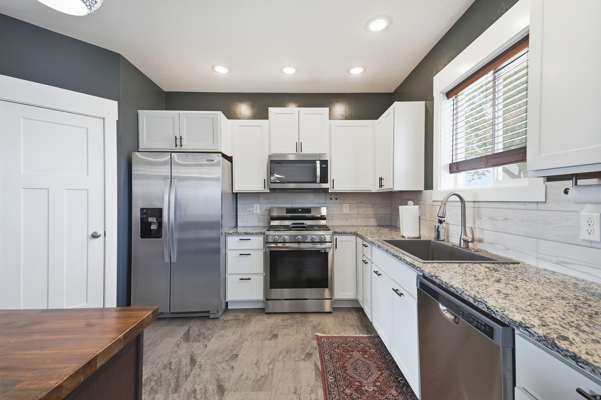 main property photo 13