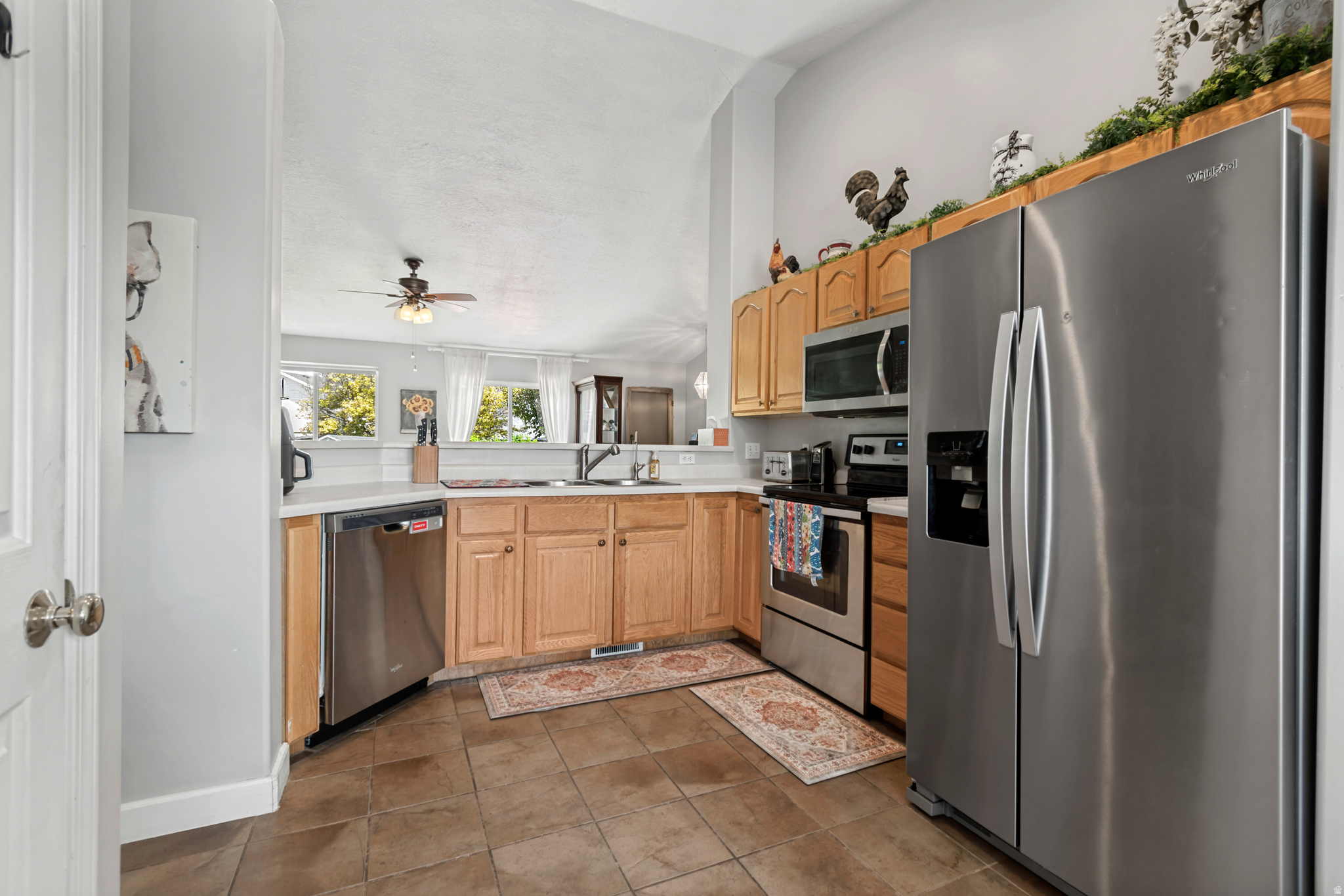 main property photo 10