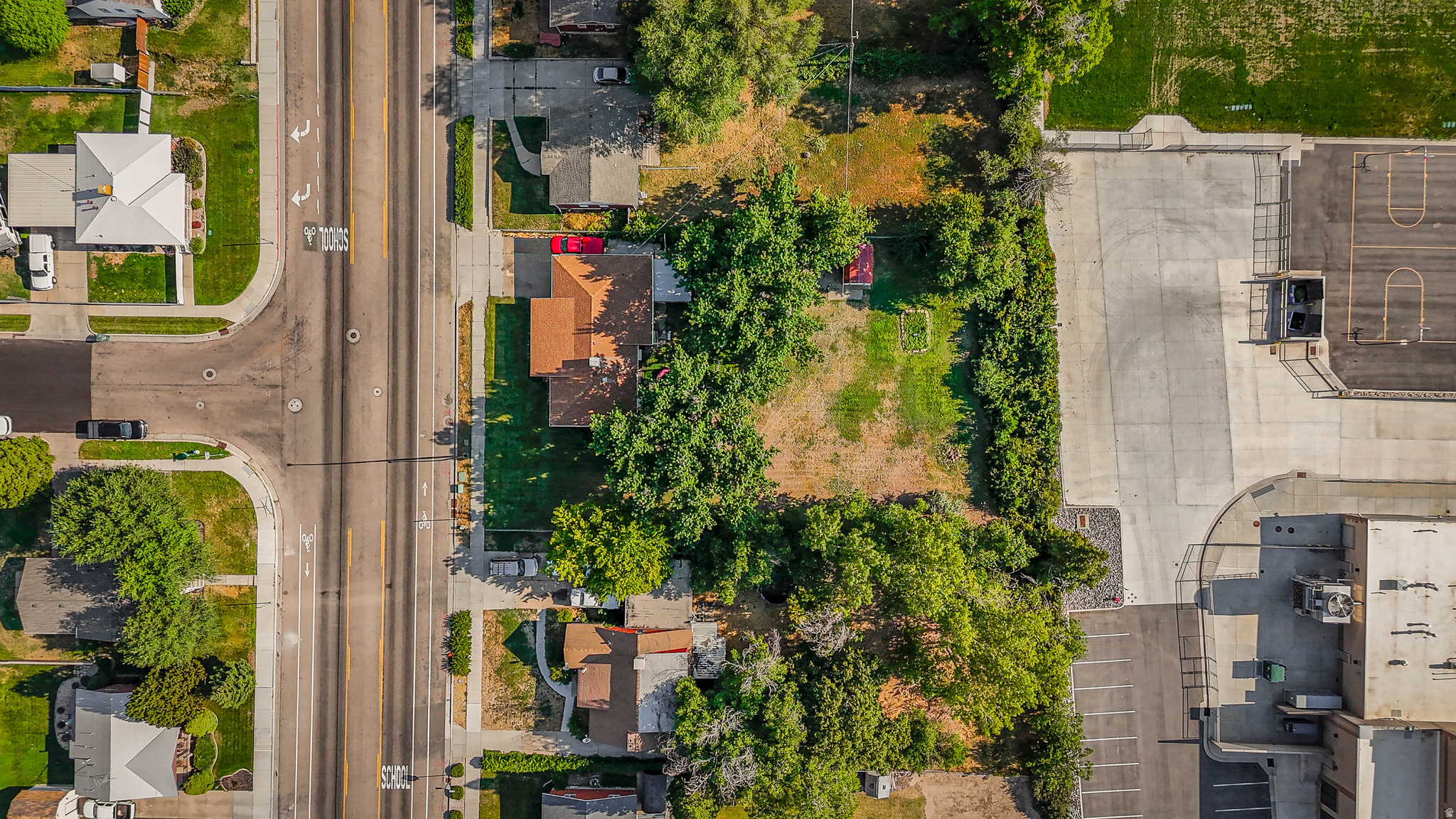 main property photo 25
