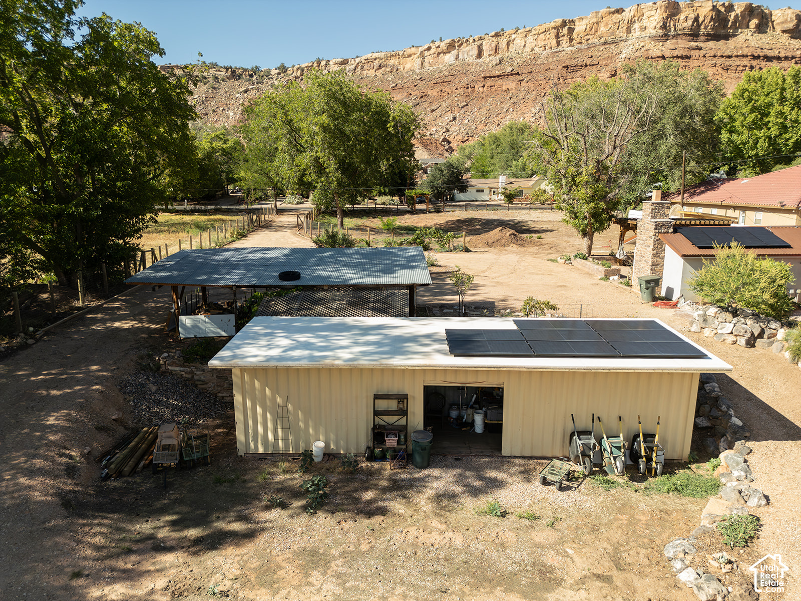 main property photo 17