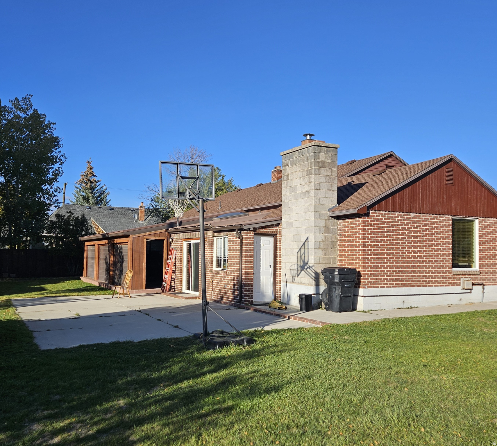 main property photo 5