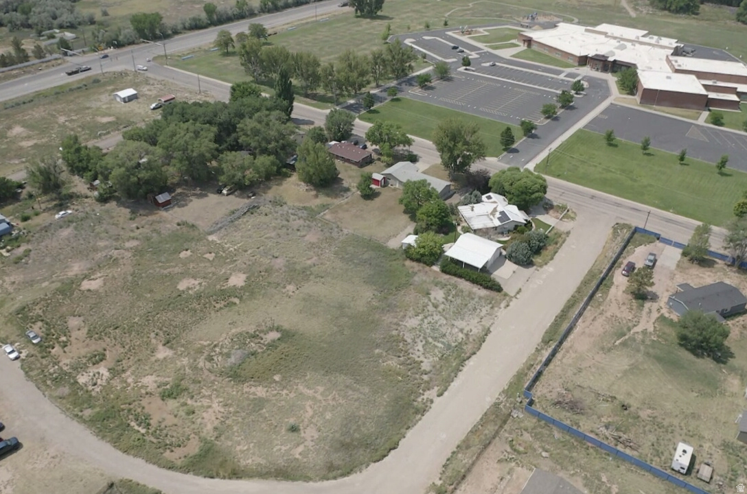 main property photo 29