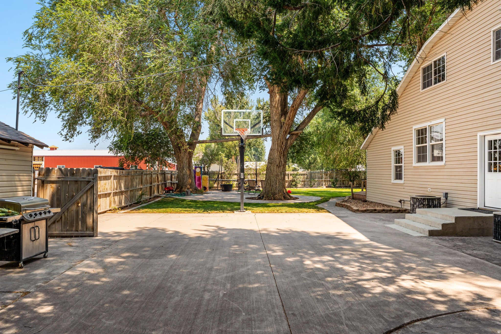 main property photo 59