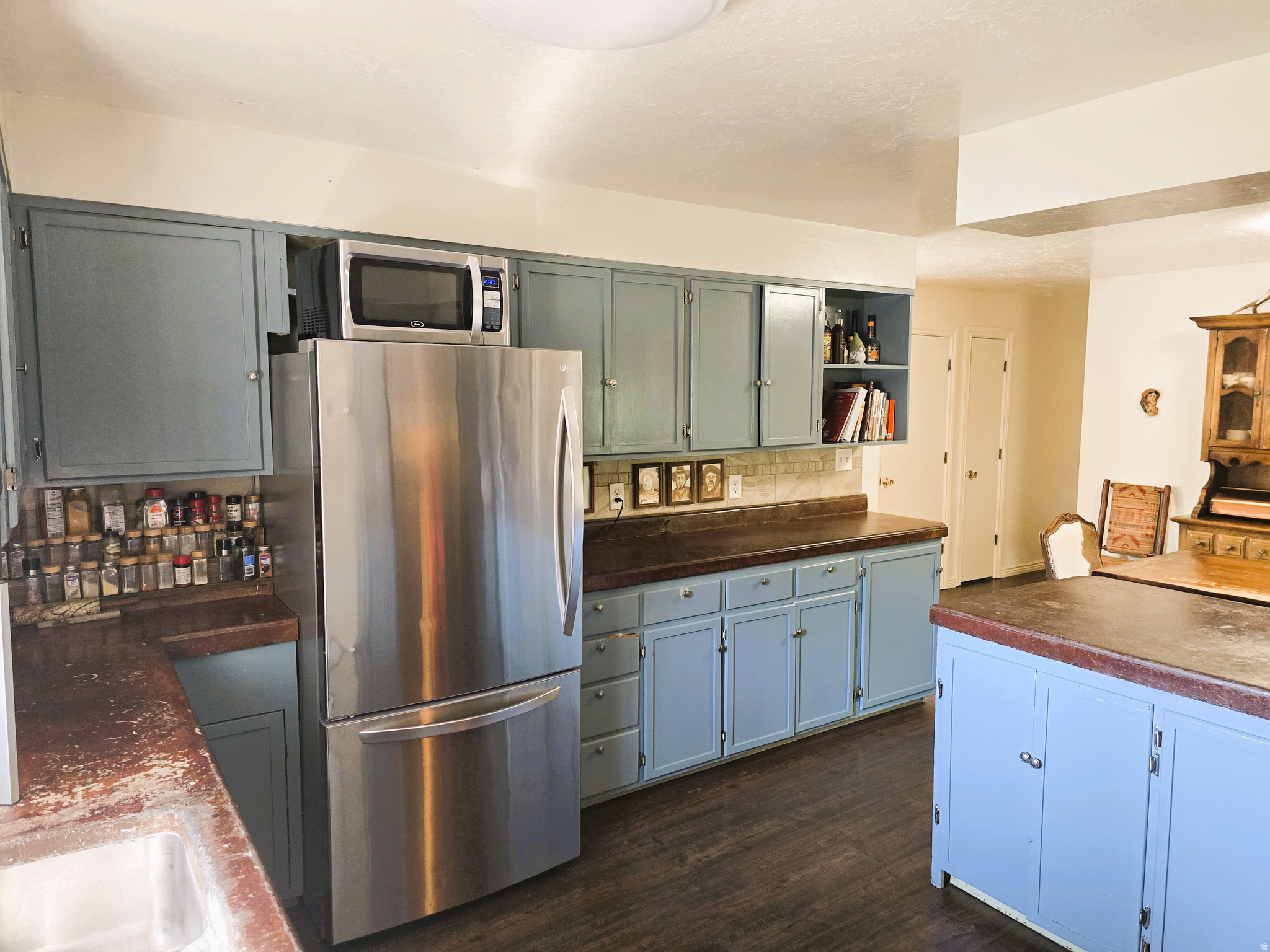 main property photo 3