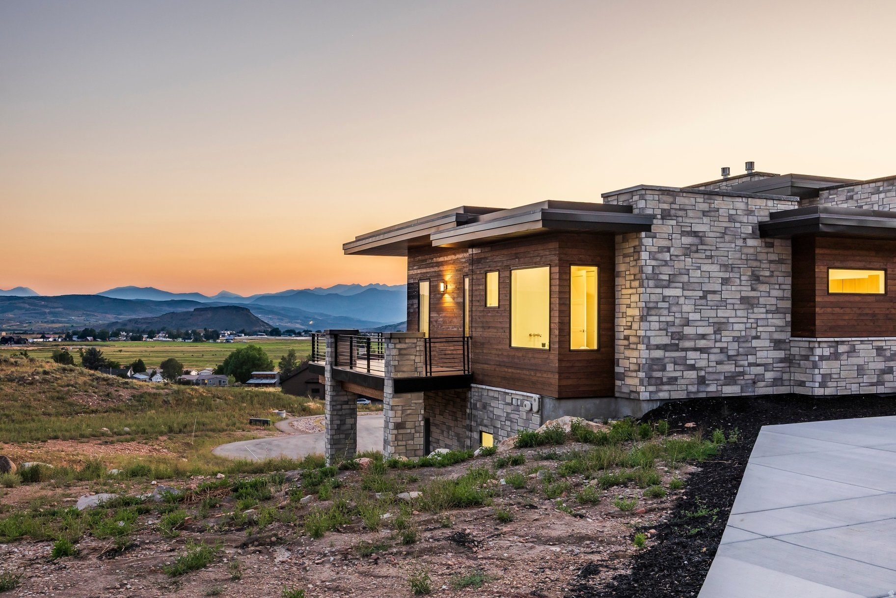 main property photo 89