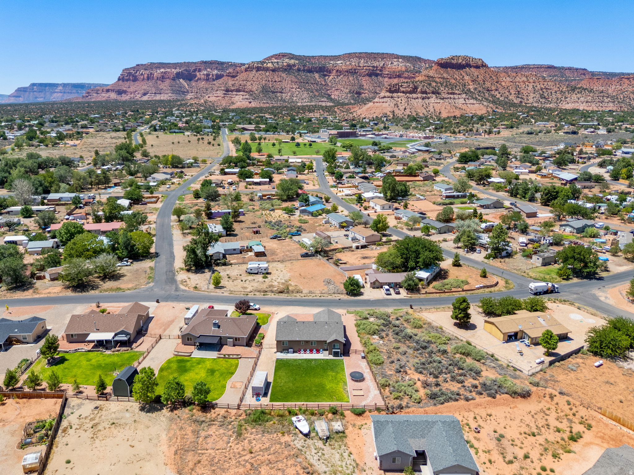main property photo 27