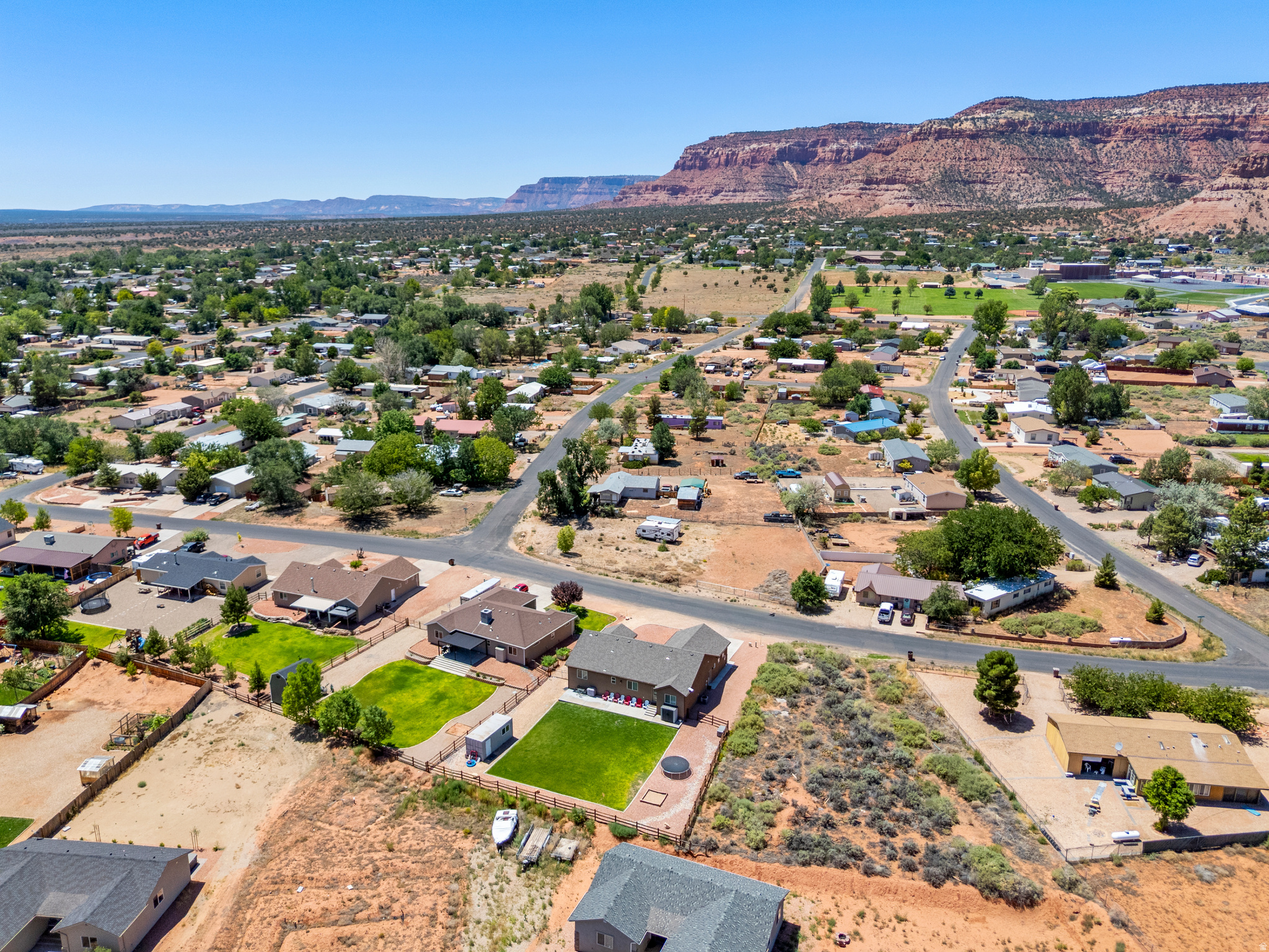 main property photo 28