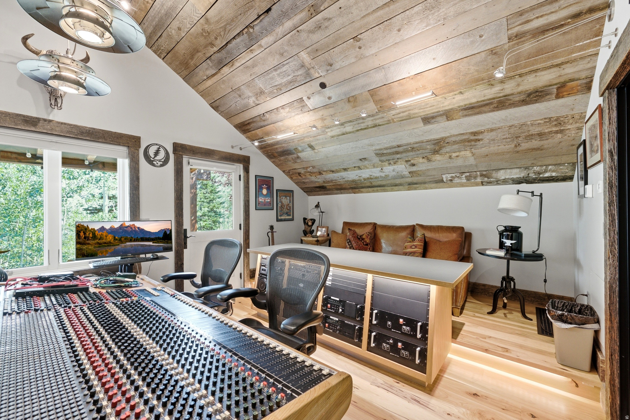 main property photo 80
