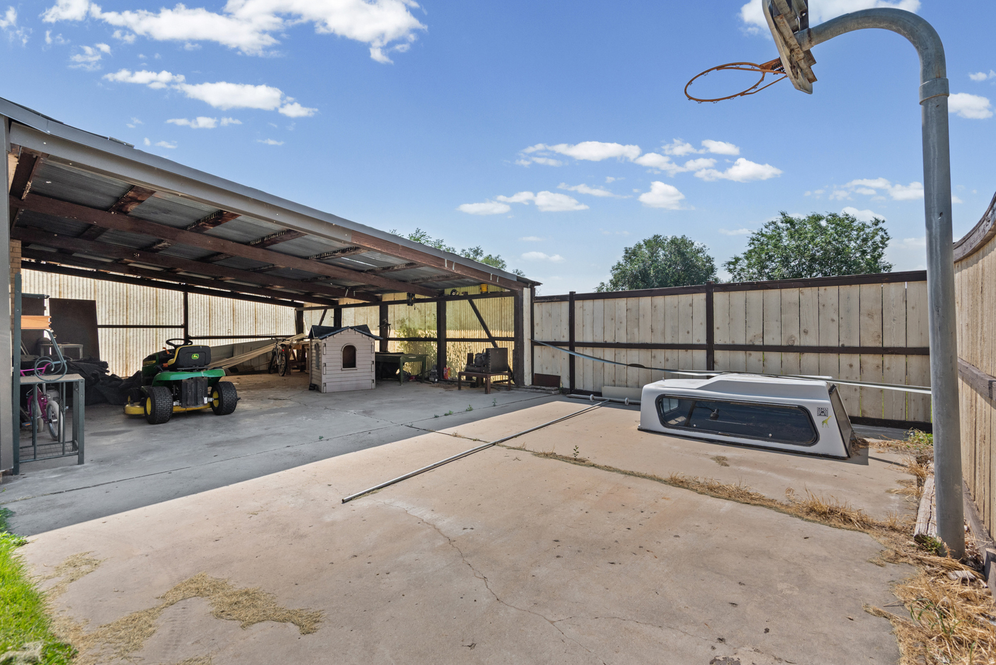 main property photo 23