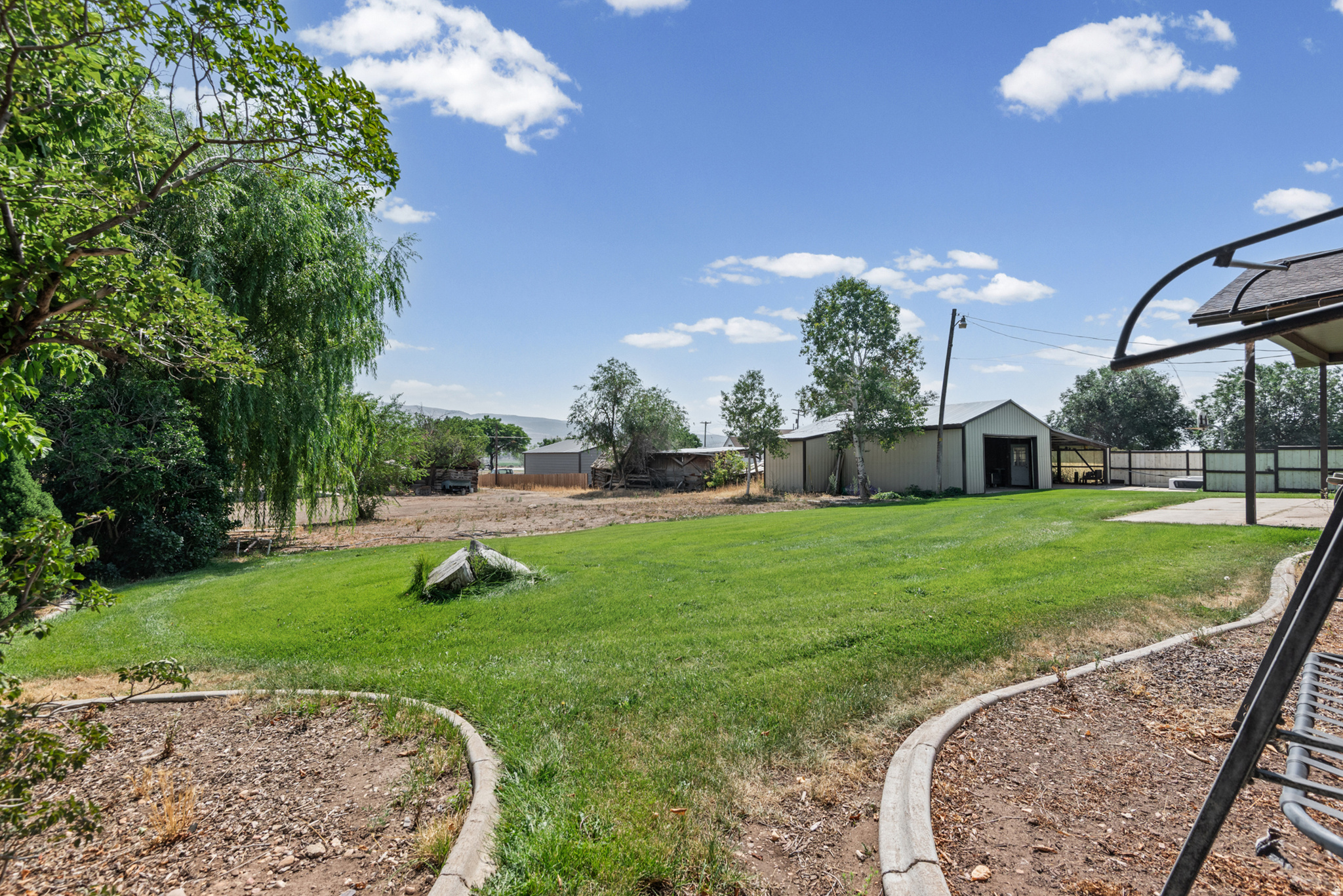 main property photo 27