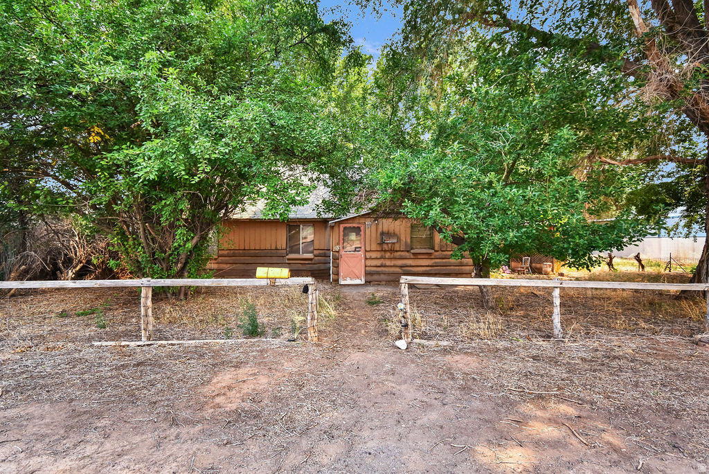 main property photo 3