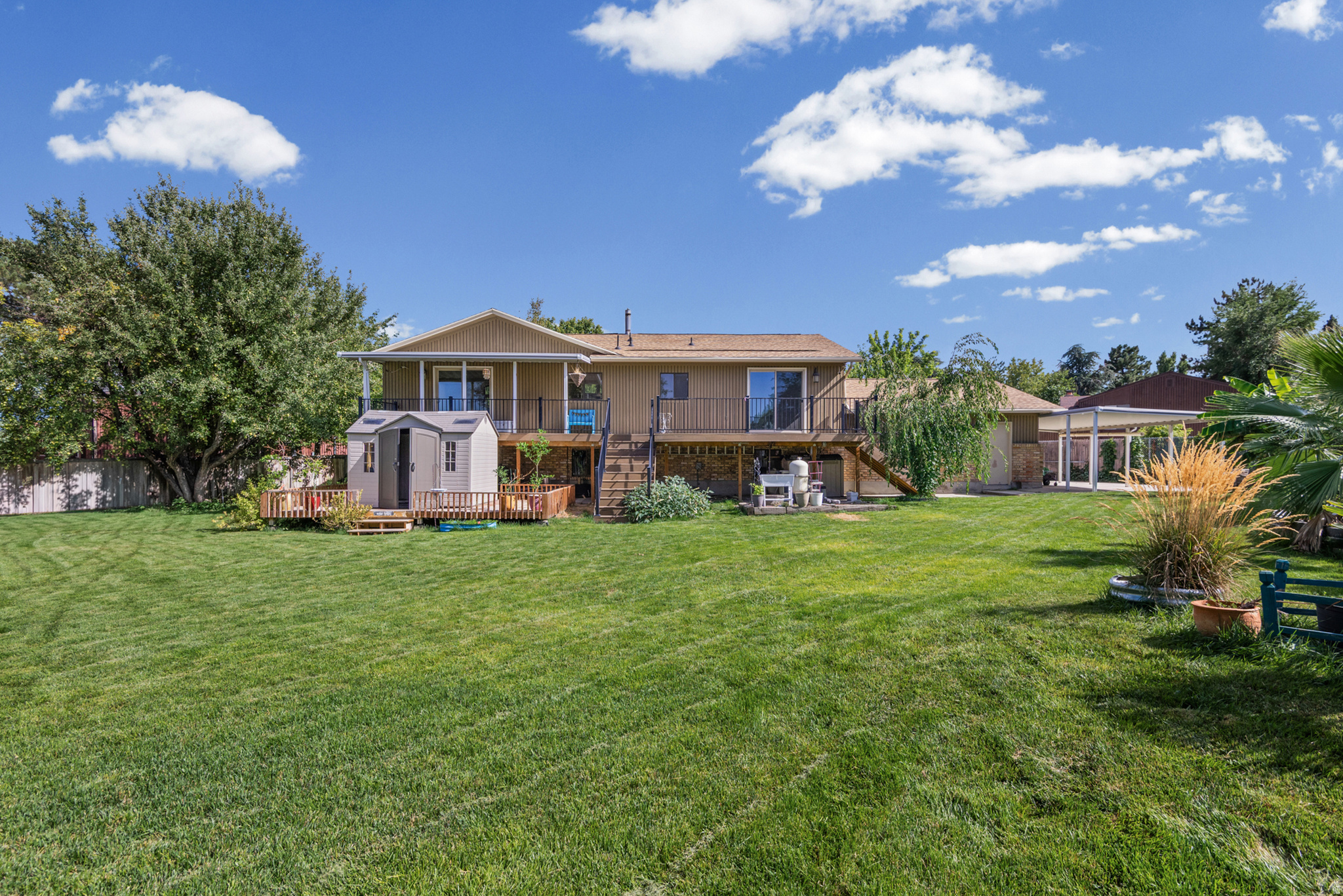 main property photo 23