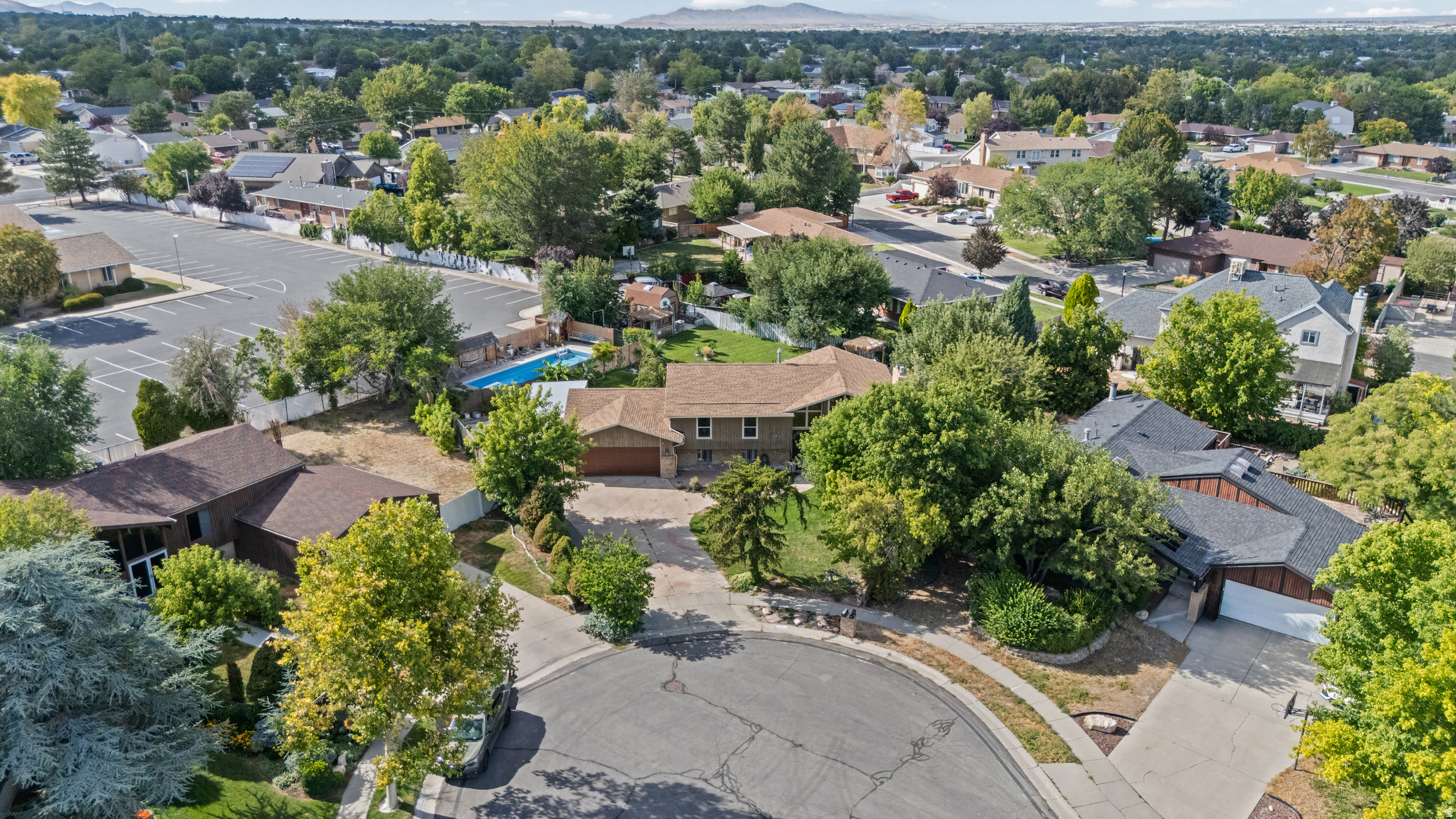 main property photo 25