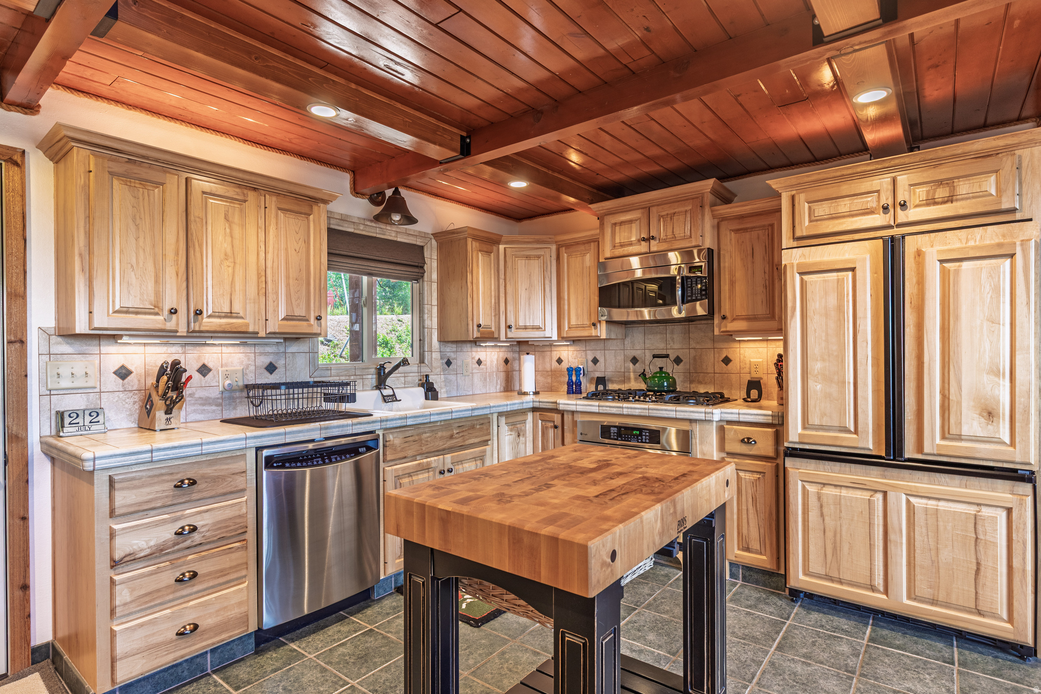main property photo 10