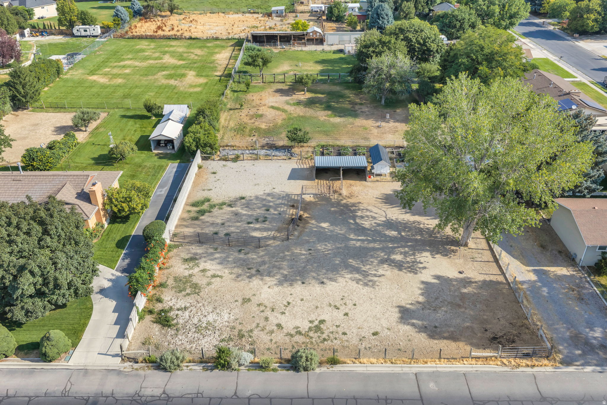 main property photo 36