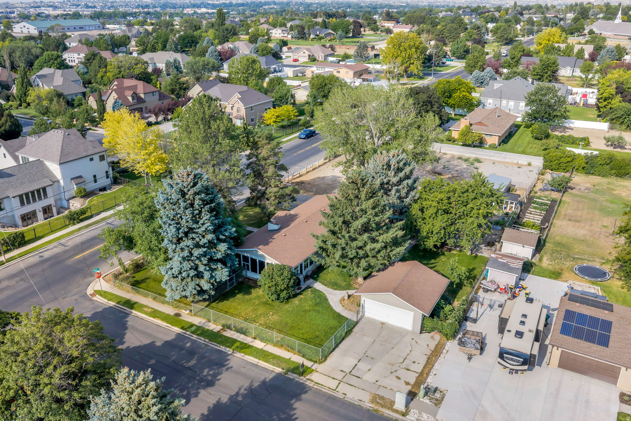 main property photo 40