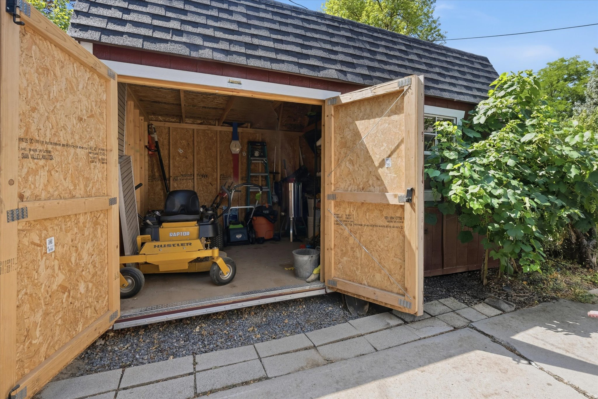 main property photo 48