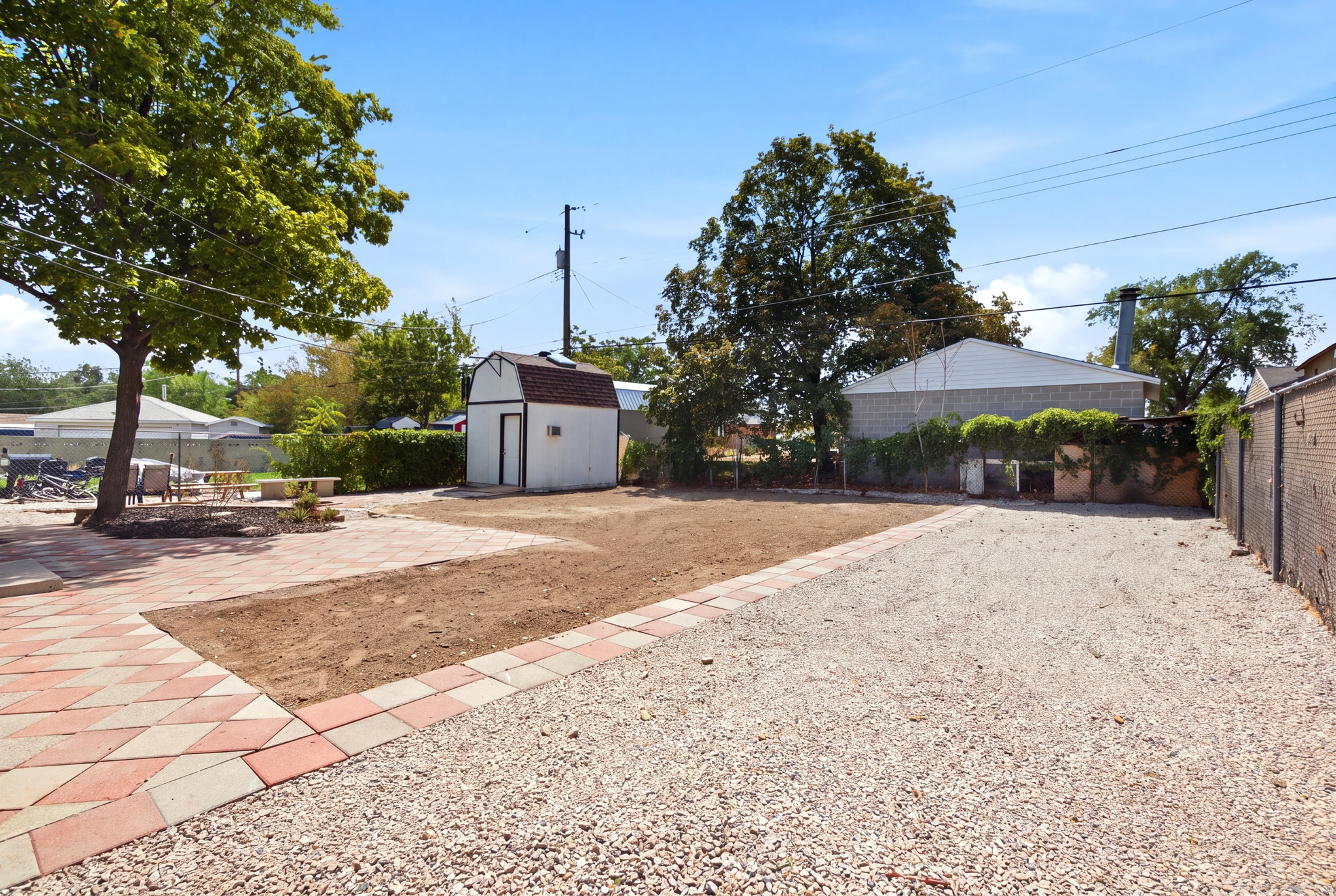 main property photo 18