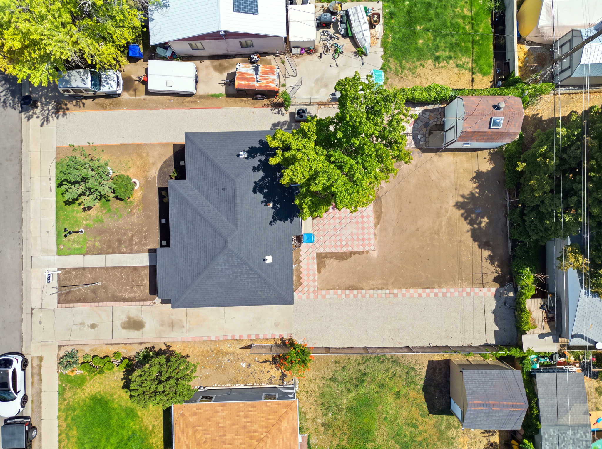 main property photo 23