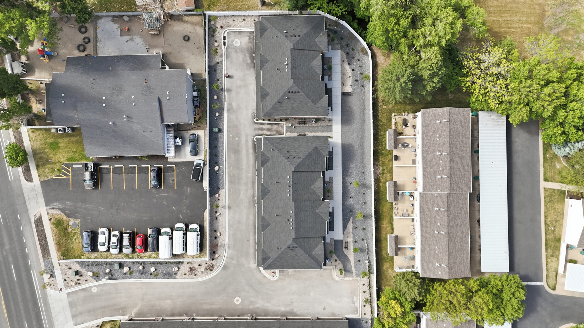 main property photo 33