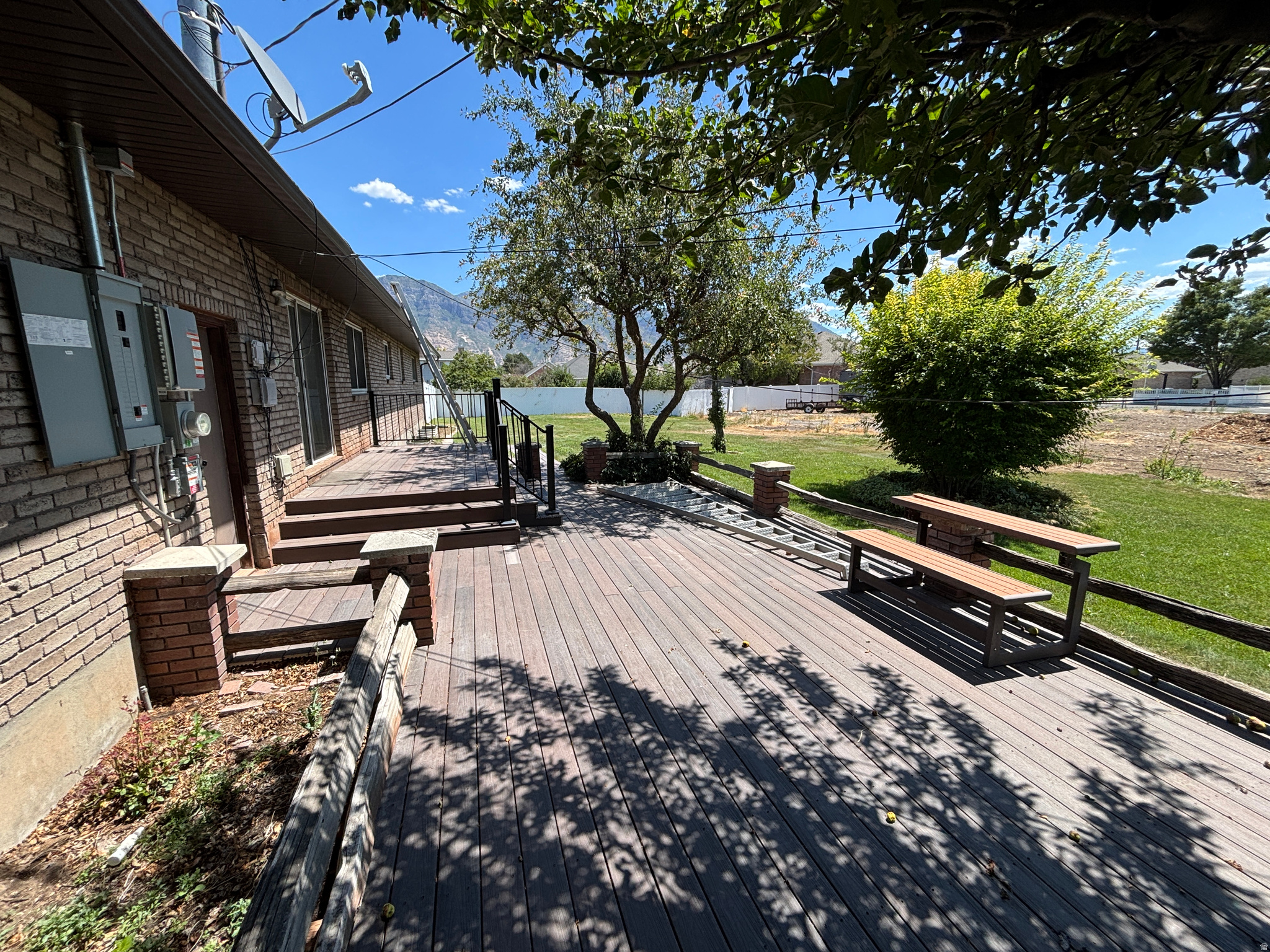 main property photo 28