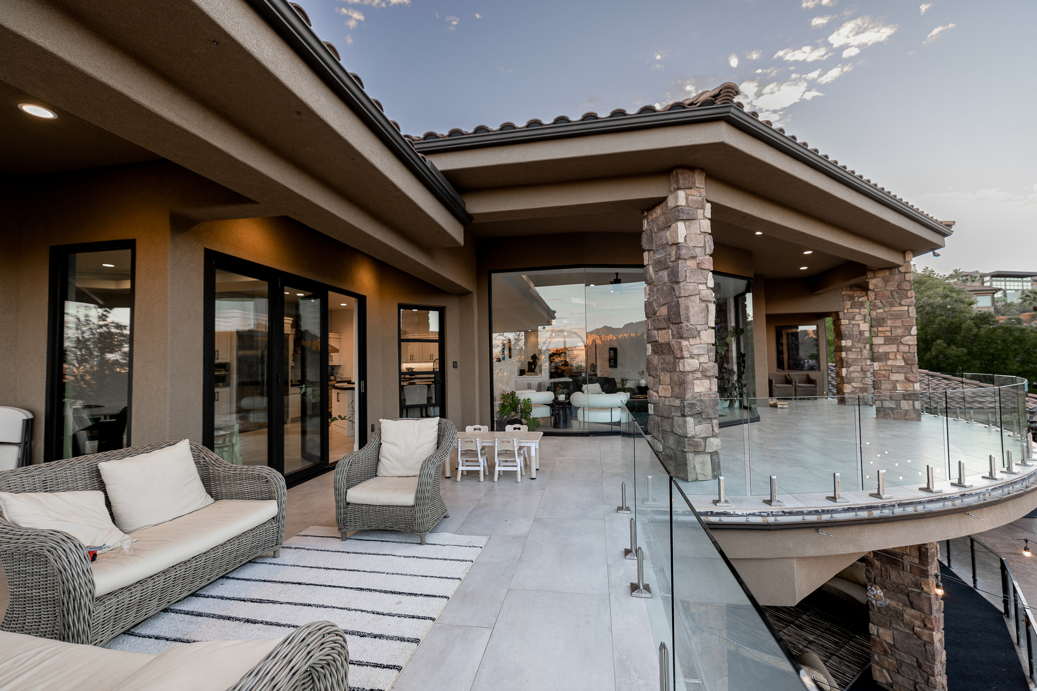 main property photo 50