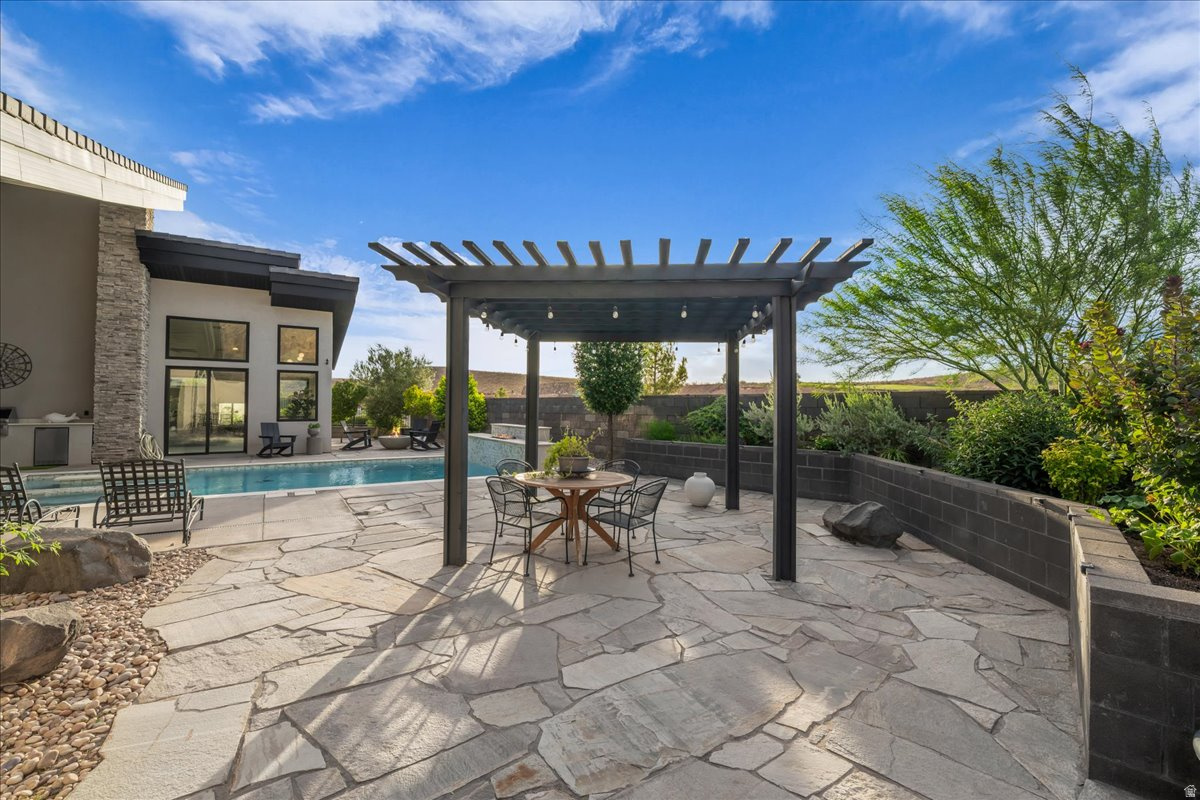 main property photo 8
